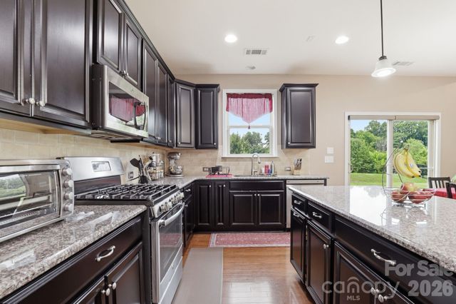 130 Eagles Landing Drive, Mooresville, NC 28117