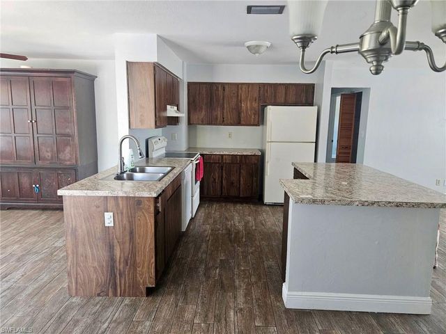 808 Greenwood AVE, Lehigh Acres, FL 33972