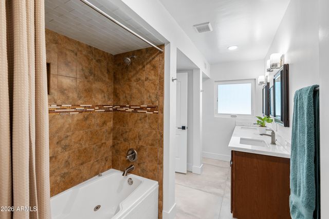 525 W PALO VERDE Drive, Phoenix, AZ 85013