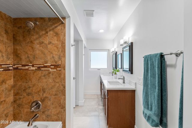 525 W PALO VERDE Drive, Phoenix, AZ 85013