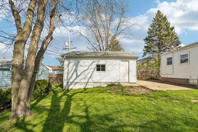 2716 Mohawk Road, Waukegan, IL 60087