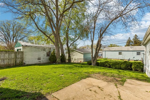 2716 Mohawk Road, Waukegan, IL 60087