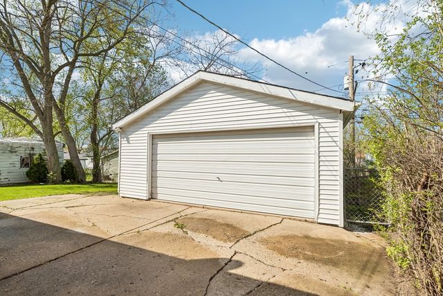 2716 Mohawk Road, Waukegan, IL 60087