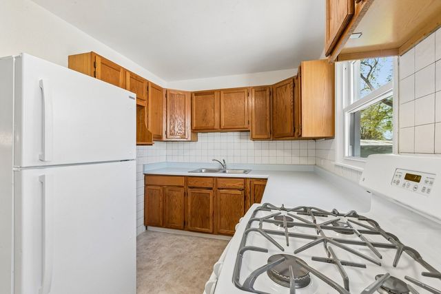 2716 Mohawk Road, Waukegan, IL 60087