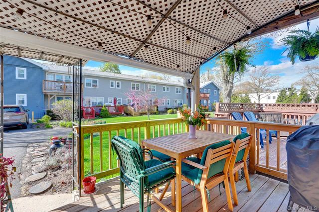 84 Cardinal Lane 1B, Islip, NY 11751
