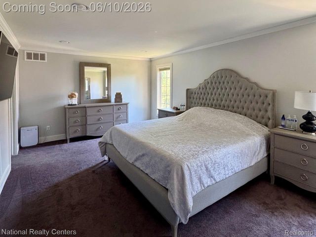 39376 Heatherbrook Drive, Farmington Hills, MI 48331