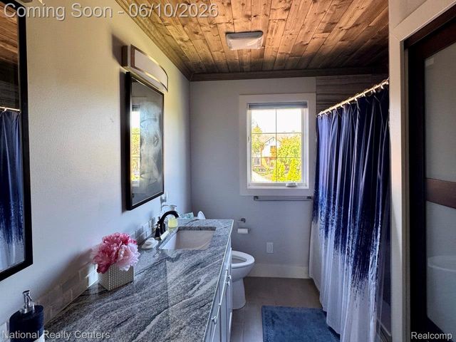 39376 Heatherbrook Drive, Farmington Hills, MI 48331