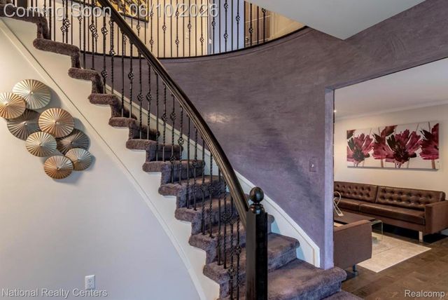 39376 Heatherbrook Drive, Farmington Hills, MI 48331