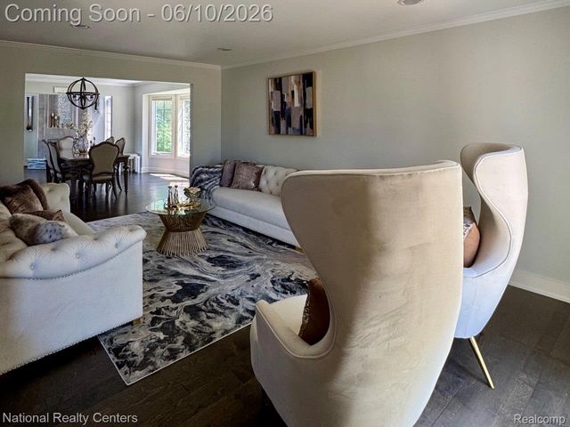 39376 Heatherbrook Drive, Farmington Hills, MI 48331