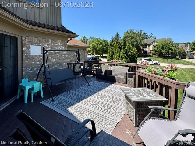 39376 Heatherbrook Drive, Farmington Hills, MI 48331