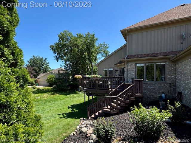 39376 Heatherbrook Drive, Farmington Hills, MI 48331