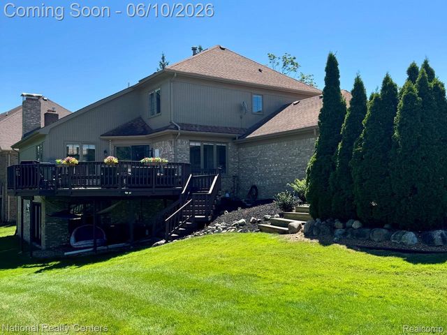 39376 Heatherbrook Drive, Farmington Hills, MI 48331