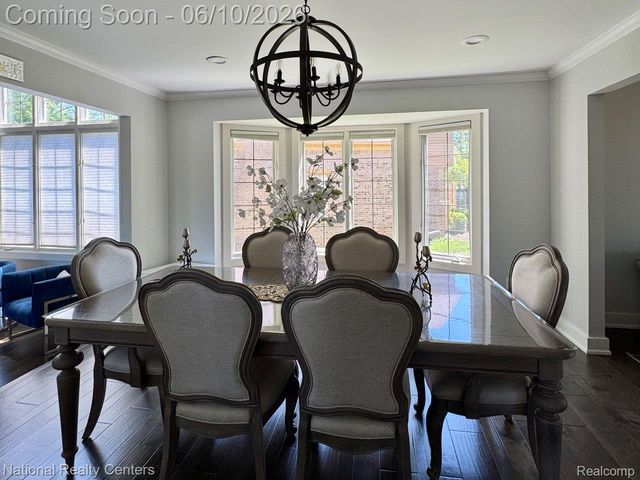 39376 Heatherbrook Drive, Farmington Hills, MI 48331