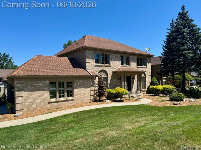 39376 Heatherbrook Drive, Farmington Hills, MI 48331