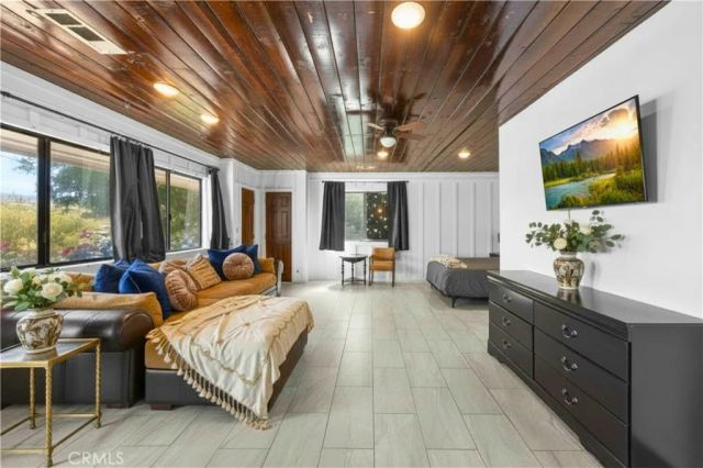 22275 Canyon Club, Canyon Lake, CA 92587