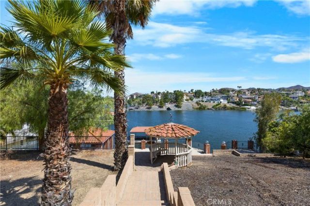 22275 Canyon Club, Canyon Lake, CA 92587