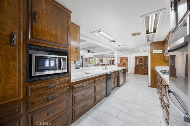 22275 Canyon Club, Canyon Lake, CA 92587
