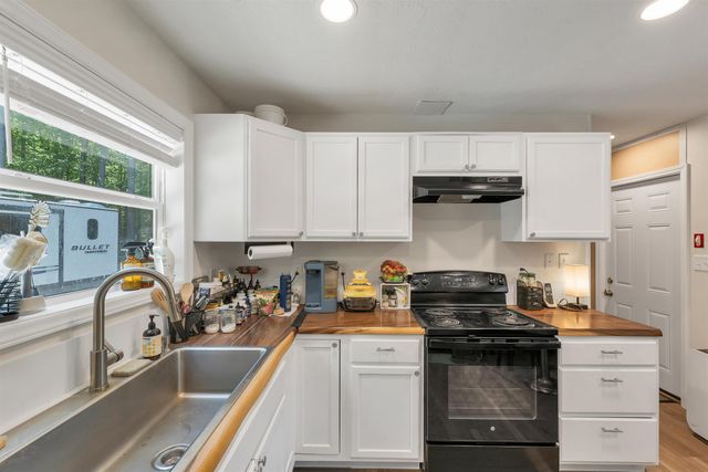 3 Oak Hill Road, Northfield, NH 03276