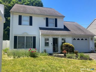 93 Thomas Street, Hamden, CT 06514