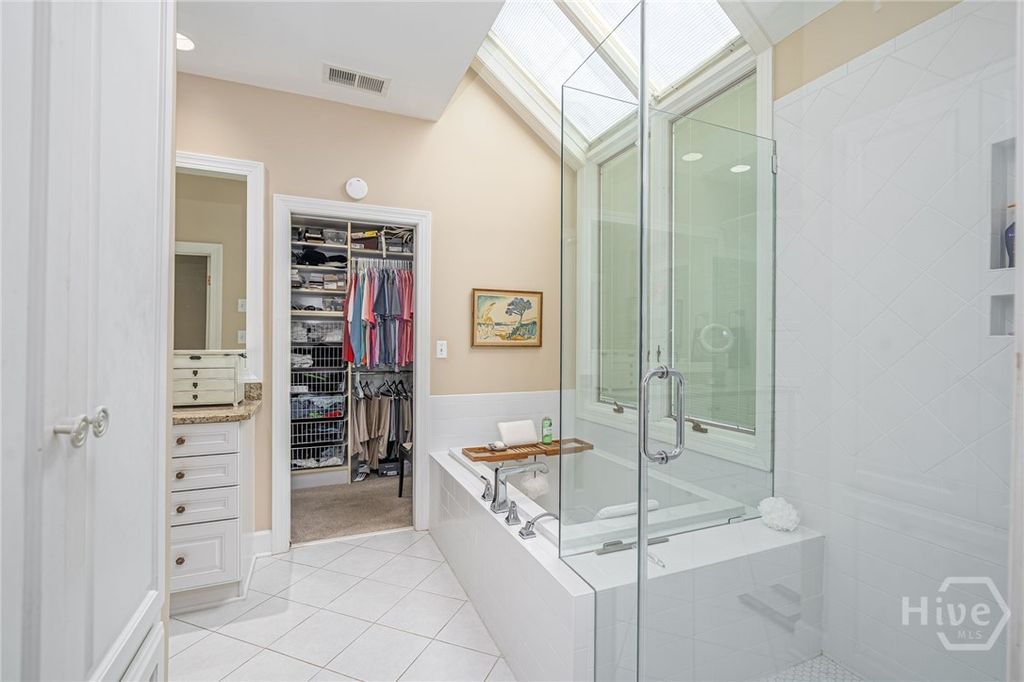 Image 18 of property listing at 24 Delegal Road, Savannah, GA 31411