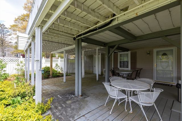 27 Reservoir Ave, Lakeville, MA 02347