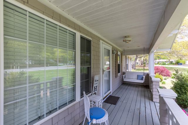 27 Reservoir Ave, Lakeville, MA 02347
