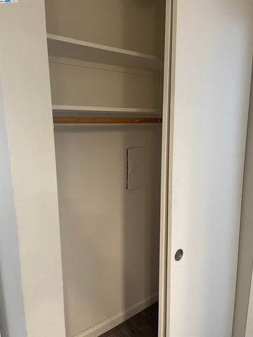 185 Sierra Dr 206, Walnut Creek, CA 94596