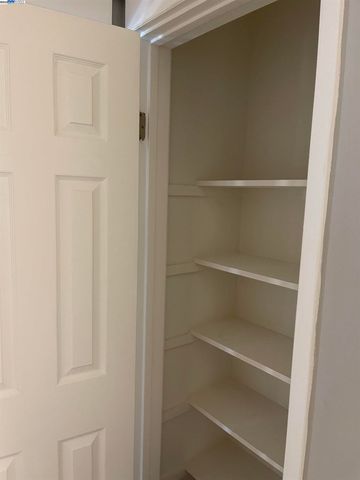 185 Sierra Dr 206, Walnut Creek, CA 94596