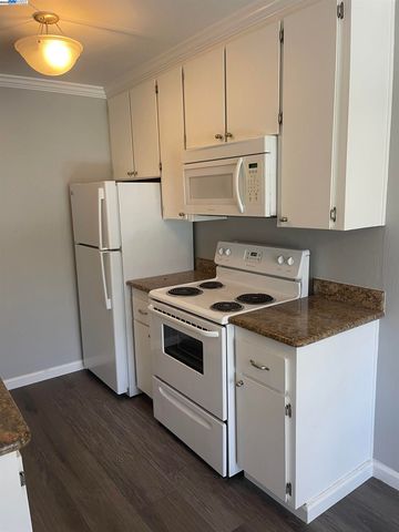 185 Sierra Dr 206, Walnut Creek, CA 94596