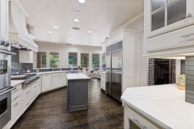 1612 Fair Oaks Drive, Westlake, TX 76262