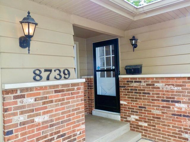 8739 Northcote Avenue, Munster, IN 46321