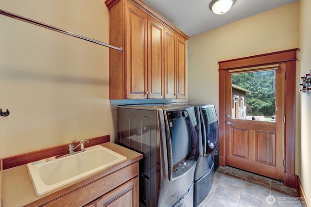 1833 297 Way SE, Fall City, WA 98024