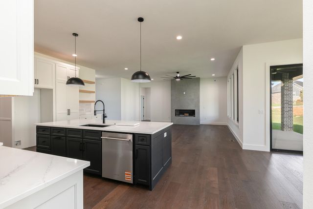 5521 E Cavalcade Lane, Springfield, MO 65802