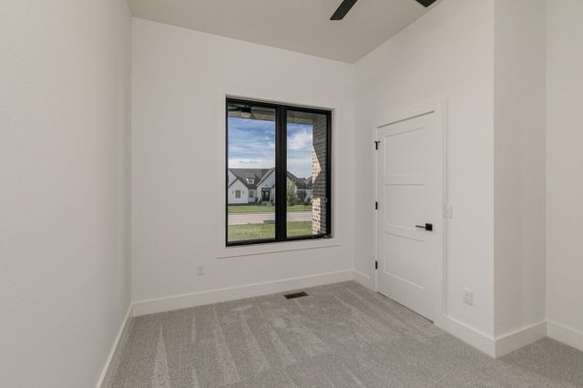 5521 E Cavalcade Lane, Springfield, MO 65802