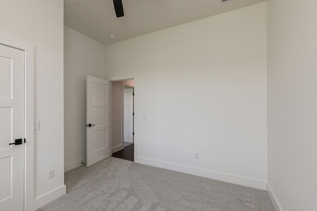 5521 E Cavalcade Lane, Springfield, MO 65802