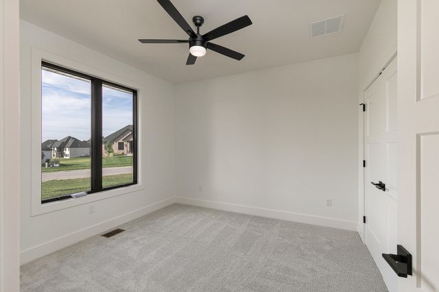 5521 E Cavalcade Lane, Springfield, MO 65802