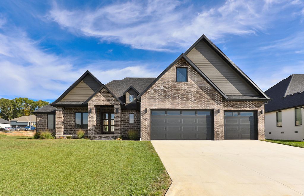 5521 E Cavalcade Lane, Springfield, MO 65802
