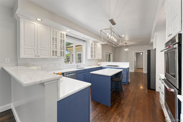 2 Castle Hill Close, Dobbs Ferry, NY 10522