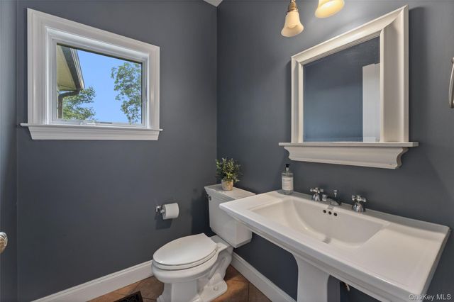 2 Castle Hill Close, Dobbs Ferry, NY 10522