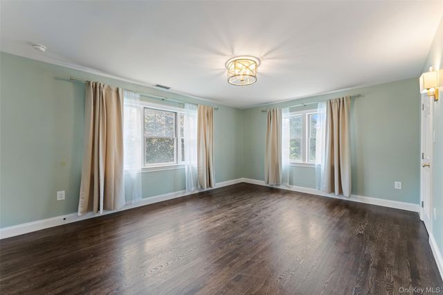 2 Castle Hill Close, Dobbs Ferry, NY 10522