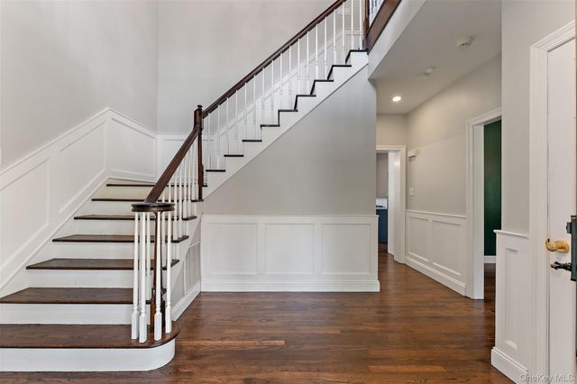 2 Castle Hill Close, Dobbs Ferry, NY 10522