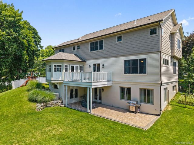 2 Castle Hill Close, Dobbs Ferry, NY 10522