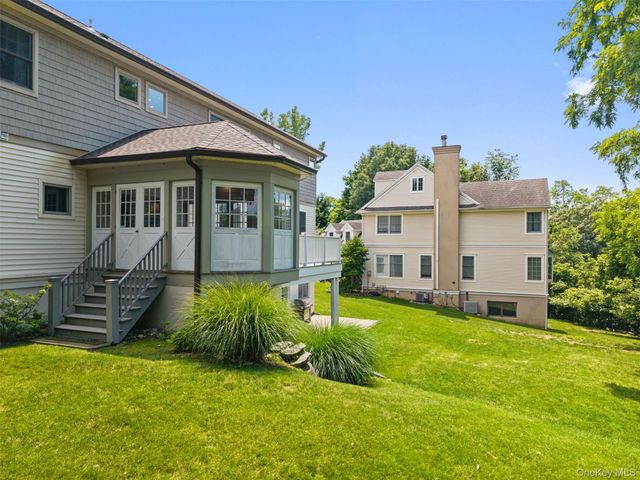 2 Castle Hill Close, Dobbs Ferry, NY 10522