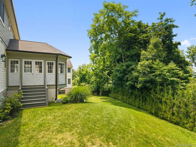 2 Castle Hill Close, Dobbs Ferry, NY 10522