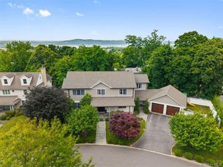 2 Castle Hill Close, Dobbs Ferry, NY 10522