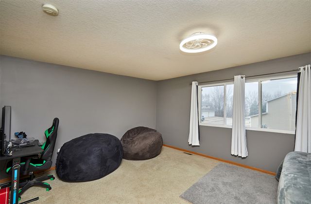 1227 NE 8th Lane, Ankeny, IA 50021