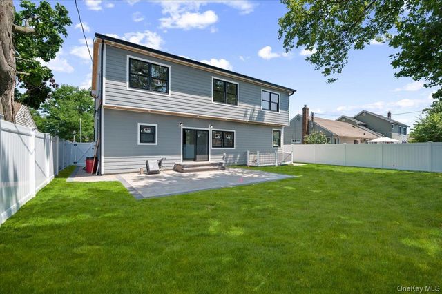 517 Corral Run, Bethpage, NY 11714