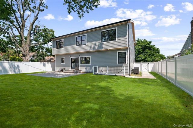 517 Corral Run, Bethpage, NY 11714