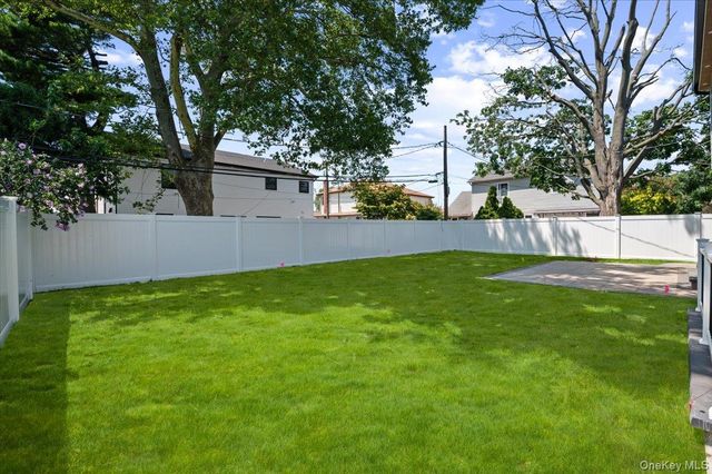 517 Corral Run, Bethpage, NY 11714