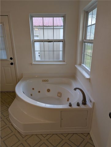 320 Country Club Road, Siloam Springs, AR 72761